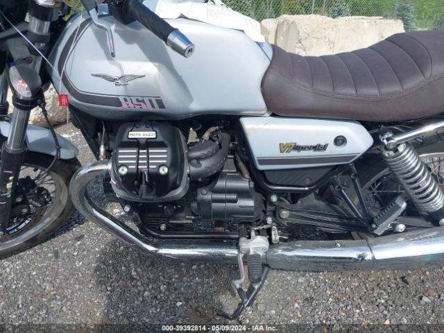 2021 MOTO GUZZI V7 ZGUKZUB0XMM000053 Photo 8