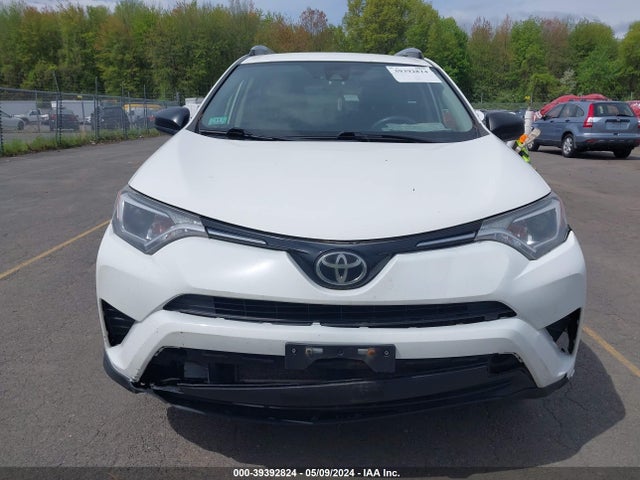 Toyota RAV4 LE 2018 JTMBFREV7JD226093 Image 12