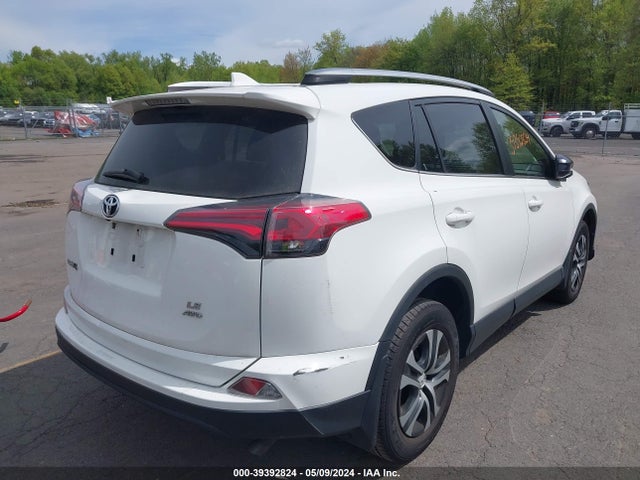 Toyota RAV4 LE 2018 JTMBFREV7JD226093 Image 4