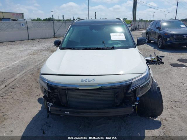 KNDEU2AA8P7404243 KIA SELTOS S