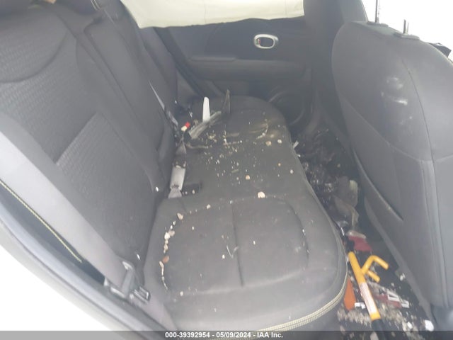 KIA SOUL + 2016 KNDJP3A52G7402700 Image 8