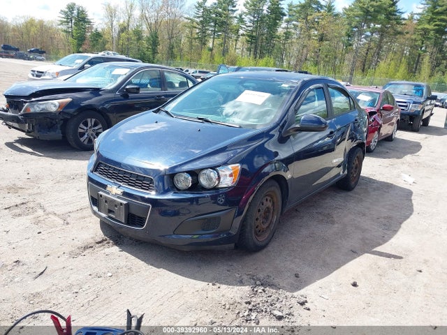 Chevrolet Sonic Ls Auto 2015 1G1JA5SG0F4214635 Image 2