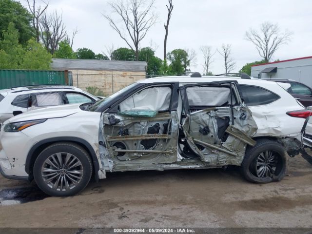 5TDFZRBH0LS004462 Toyota Highlander Platinum