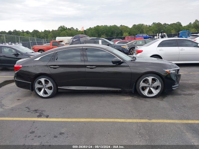 Honda Accord Touring 2018 1HGCV1F97JA019040 Image 13