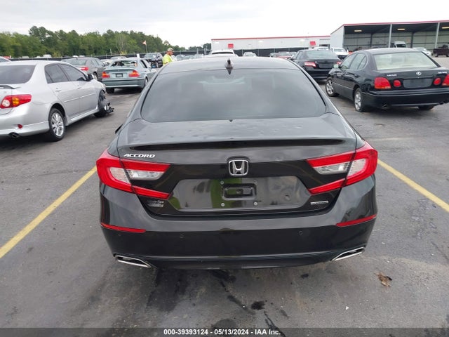 Honda Accord Touring 2018 1HGCV1F97JA019040 Image 16