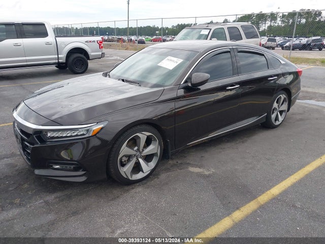 Honda Accord Touring 2018 1HGCV1F97JA019040 Image 2
