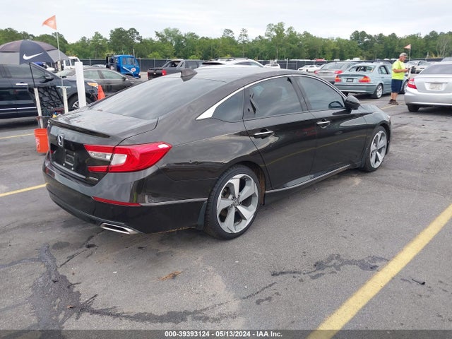 Honda Accord Touring 2018 1HGCV1F97JA019040 Image 4