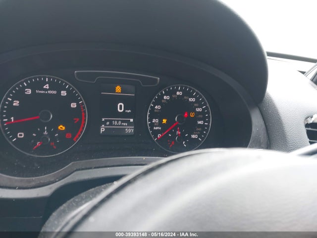 WA1BCCFS4JR019524 Audi Q3 2.0t Premium/2.0t Sport Premium