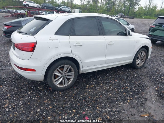 WA1BCCFS4JR019524 Audi Q3 2.0t Premium/2.0t Sport Premium