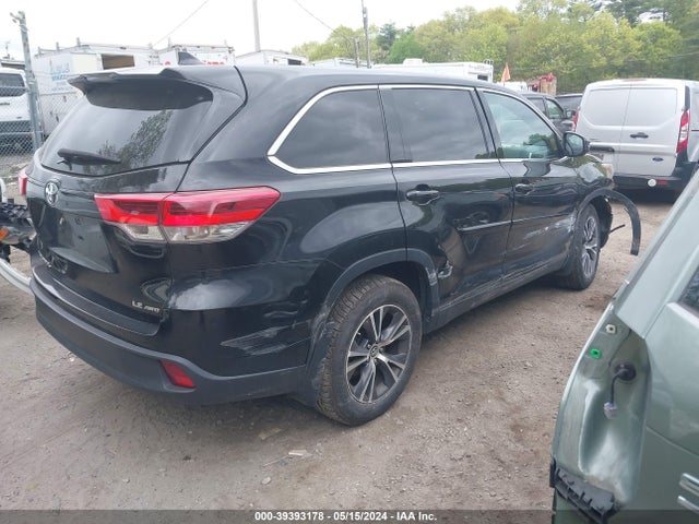 Toyota Highlander Le Plus 2019 5TDBZRFH9KS990355 Image 4
