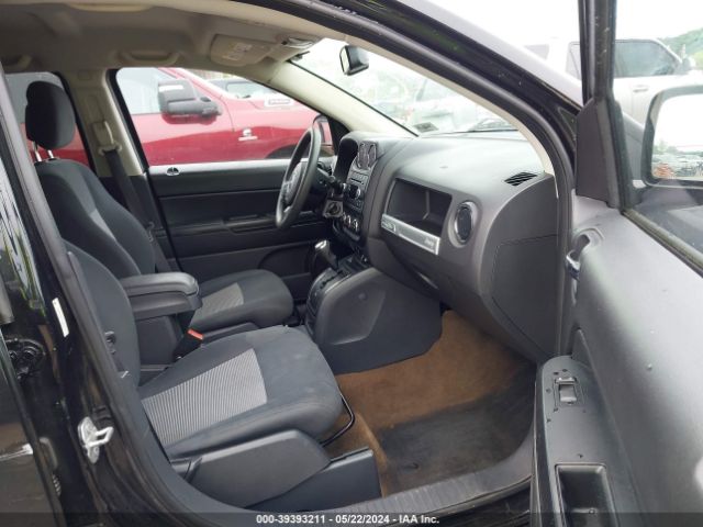 1C4NJDBB8GD638475 Jeep Compass Sport