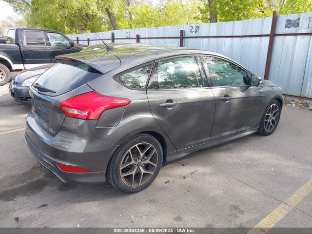 Ford FOCUS SE 2015 1FADP3K25FL348371 Image 4