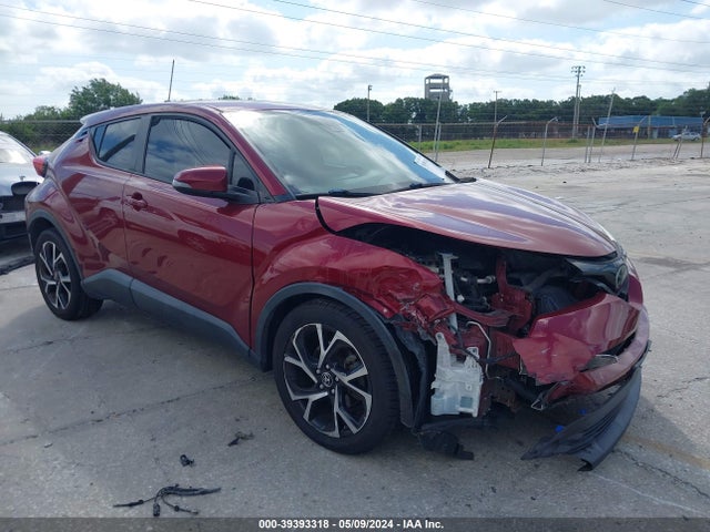 Toyota C-HR XLE 2018 NMTKHMBX6JR010399 main image
