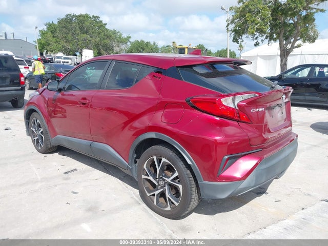Toyota C-HR XLE 2018 NMTKHMBX6JR010399 Image 3