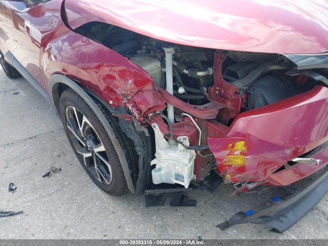 Toyota C-HR XLE 2018 NMTKHMBX6JR010399 Image 6