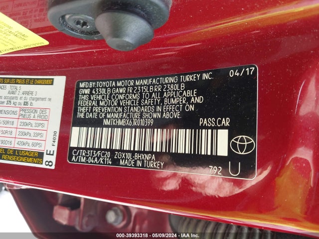 Toyota C-HR XLE 2018 NMTKHMBX6JR010399 Image 9