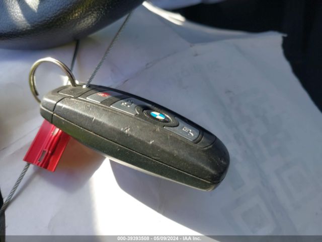 WBA8E1G59HNU13039 BMW 320i