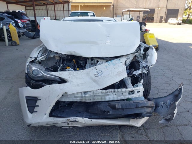 Toyota 86 2017 JF1ZNAA10H8703011 Image 13