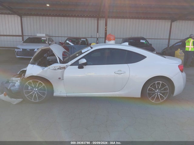 Toyota 86 2017 JF1ZNAA10H8703011 Image 15