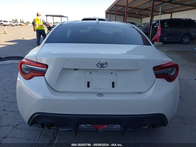 Toyota 86 2017 JF1ZNAA10H8703011 Image 17