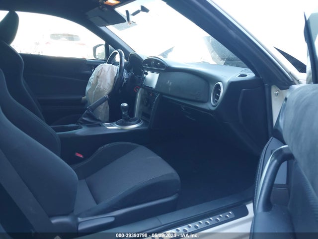 Toyota 86 2017 JF1ZNAA10H8703011 Image 5