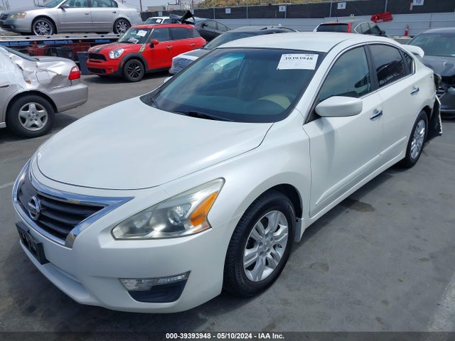Nissan Altima 2.5 S 2014 1N4AL3AP7EN384898 Image 2