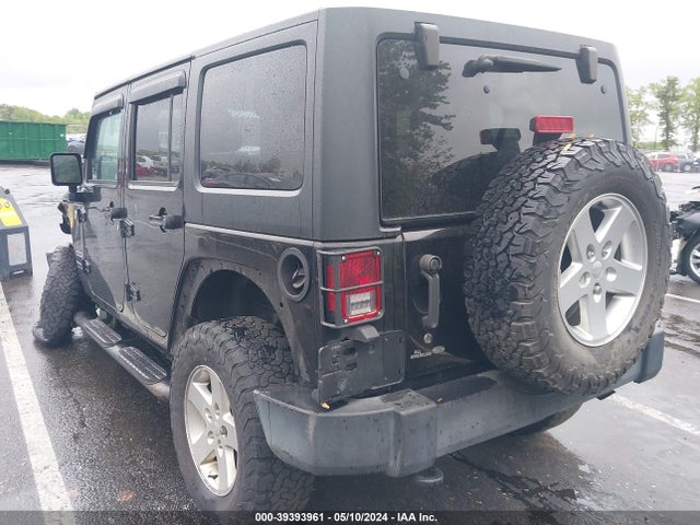 1C4HJWDG8HL598889 Jeep Wrangler Unlimited Sport 4x4