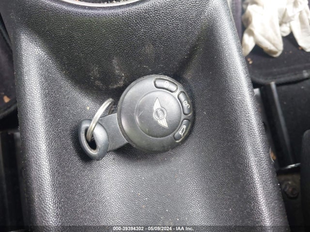 2009 MINI COOPER WMWMR33529TU96170 Photo 10