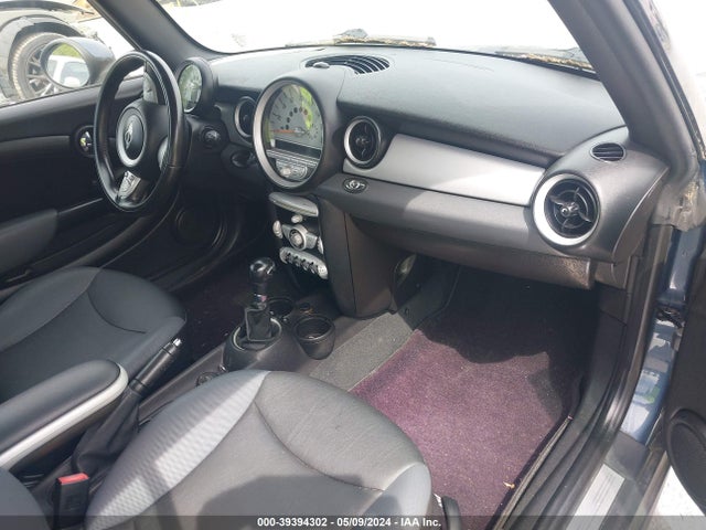 2009 MINI COOPER WMWMR33529TU96170 Photo 4