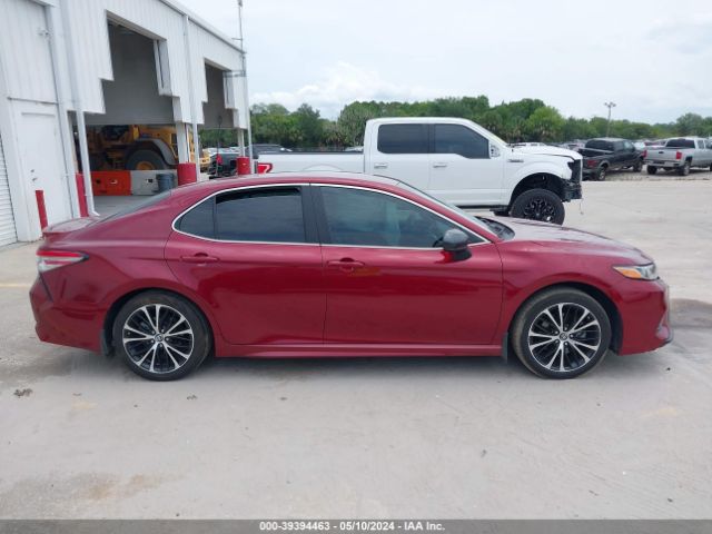 4T1B11HK0JU583709 Toyota CAMRY SE