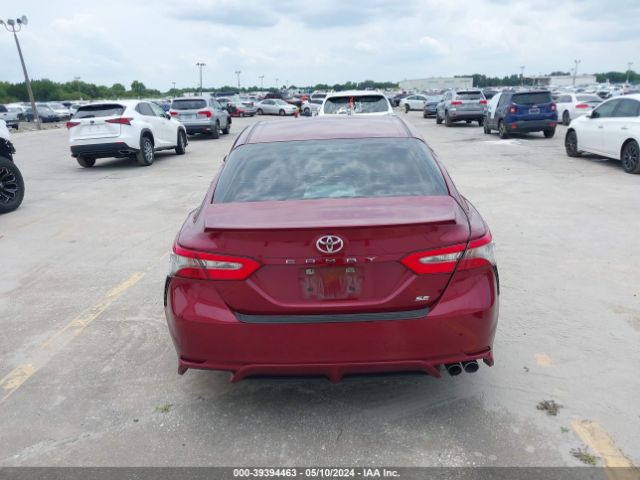4T1B11HK0JU583709 Toyota CAMRY SE