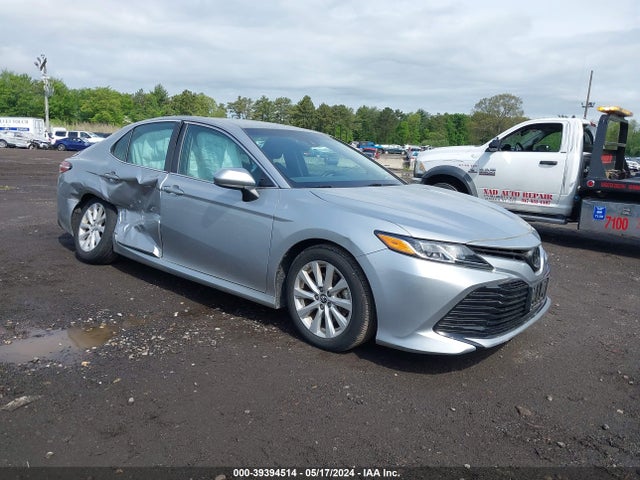 Toyota CAMRY LE 2018 4T1B11HK7JU081103 main image