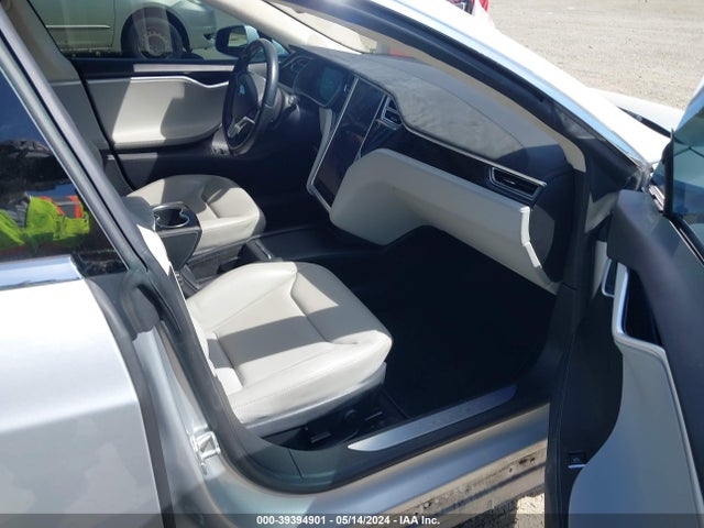 Tesla Model S 60/70/75/85 2016 5YJSA1E17GF147960 Image 5
