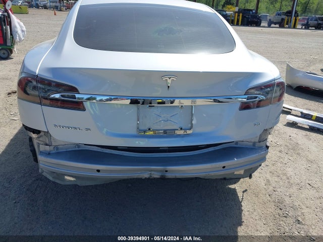 Tesla Model S 60/70/75/85 2016 5YJSA1E17GF147960 Image 6