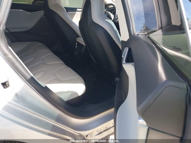 Tesla Model S 60/70/75/85 2016 5YJSA1E17GF147960 Image 8