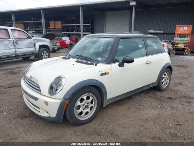 2006 MINI COOPER WMWRC33556TK16633 Photo 1