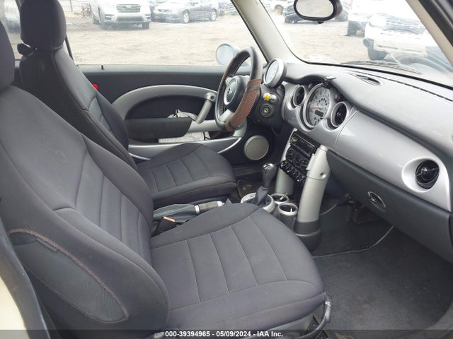 2006 MINI COOPER WMWRC33556TK16633 Photo 4