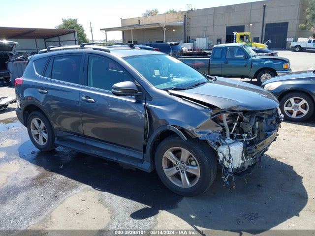 Toyota Rav4 Xle 2015 JTMRFREV7FJ019162 zdjęcie główne