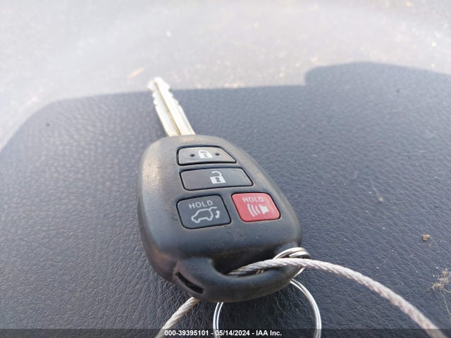 Toyota Rav4 Xle 2015 JTMRFREV7FJ019162 Image 11