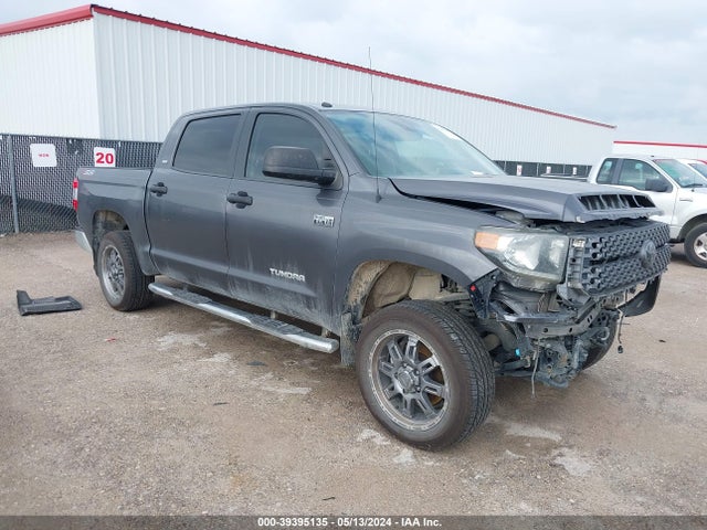 Toyota Tundra Sr5 5.7l V8 2018 5TFDW5F11JX772173 головне зображення