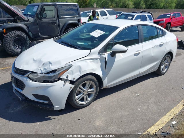 Chevrolet Cruze Lt Auto 2018 1G1BE5SM9J7111798 Image 2