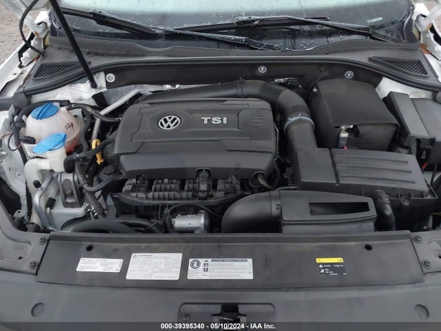 1VWDT7A33HC048853 Volkswagen Passat 1.8t R-line