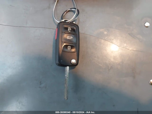 1VWDT7A33HC048853 Volkswagen Passat 1.8t R-line