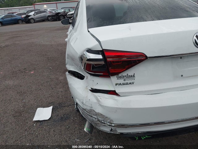 1VWDT7A33HC048853 Volkswagen Passat 1.8t R-line