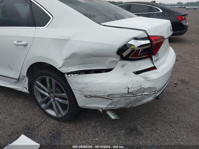 1VWDT7A33HC048853 Volkswagen Passat 1.8t R-line