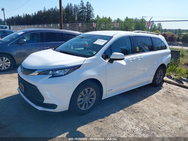 Toyota SIENNA LE 2021 5TDKSKFC1MS029638 Image 2