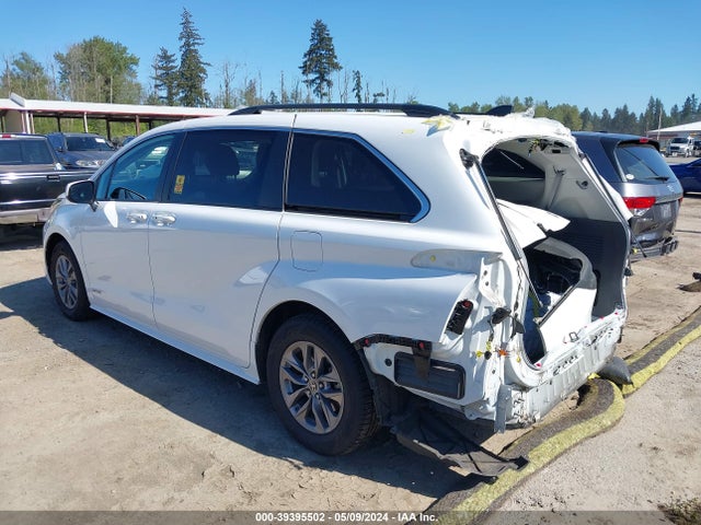 Toyota SIENNA LE 2021 5TDKSKFC1MS029638 Image 3