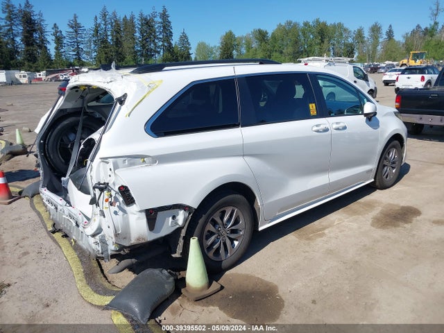 Toyota SIENNA LE 2021 5TDKSKFC1MS029638 Image 4