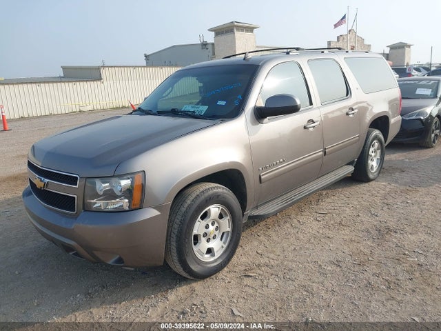 Chevrolet Suburban 1500 Lt 2014 1GNSCJE07ER237366 Image 2