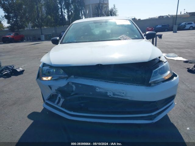3VWD17AJ1FM339657 Volkswagen Jetta 1.8t Se